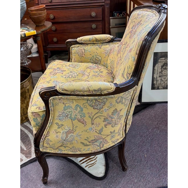 Early 20th Century French Louis XV Bergere Chair in Floral Upholstery For Sale - Image 5 of 9