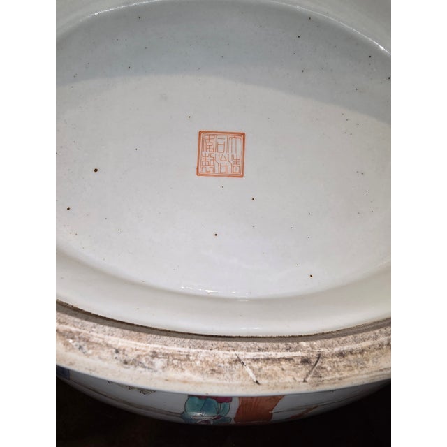 Late 19th Century Qing Dynasty Soup Tureen With Foo Dog Lid Handle For Sale In Los Angeles - Image 6 of 6