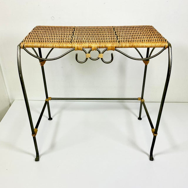 1970s 1970s Vintage Boho Chic Coastal Arts & Crafts Wicker and Steel Side Table. For Sale - Image 5 of 15