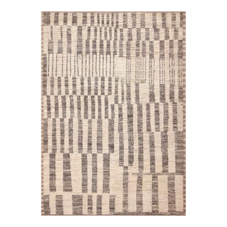 Nazmiyal Collection Geometric Modern Area Rug For Sale