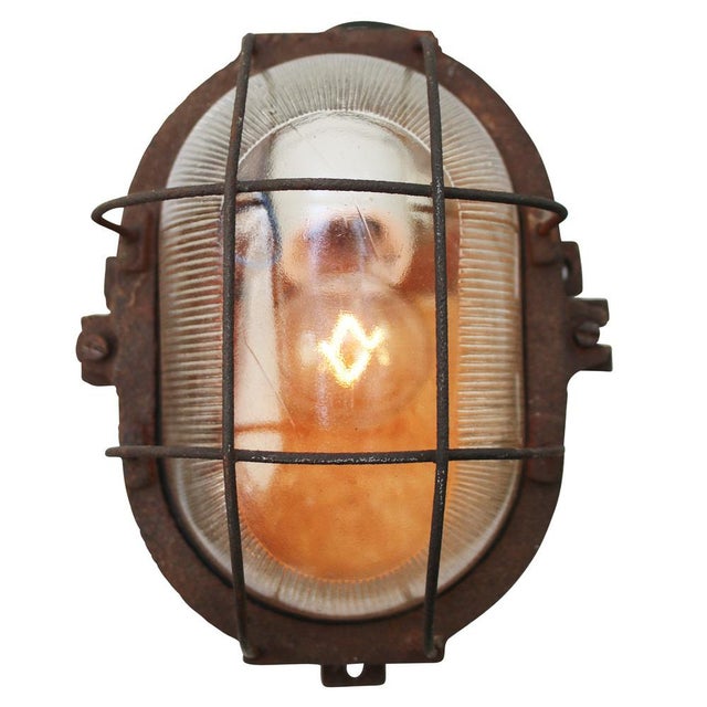 Vintage Industrial Wall Light in Rust Cast Iron For Sale - Image 4 of 5