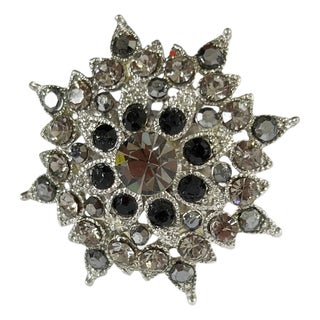 Vintage Ring W Unique Flower Shape Size 7 Resizable For Sale