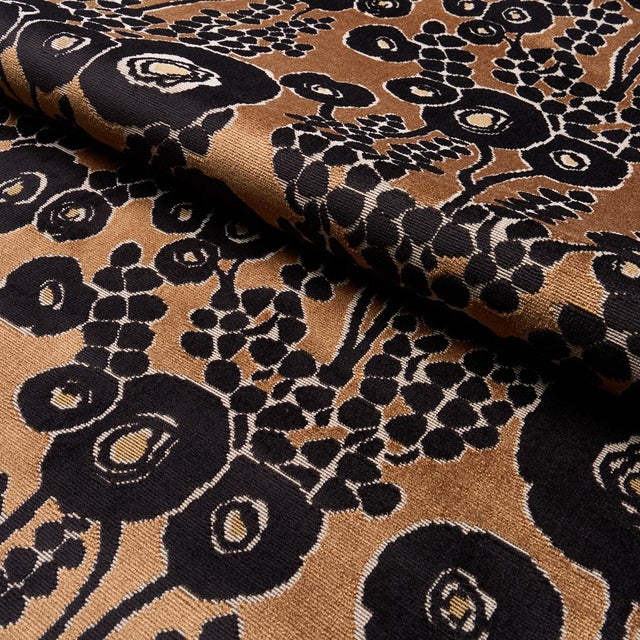 2020s SAMPLE - Schumacher Emelie Velvet Fabric In Bronze & Noir For Sale - Image 5 of 5