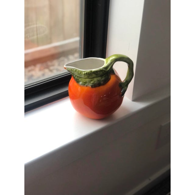 This perky little vintage blood orange is an absolutely gorgeous color and will make a stunning stand out on any breakfast...