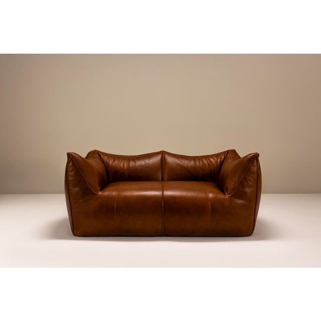 A key figure in postwar Italian design, Mario Bellini created the Bambole series for B&B Italia to challenge traditional...