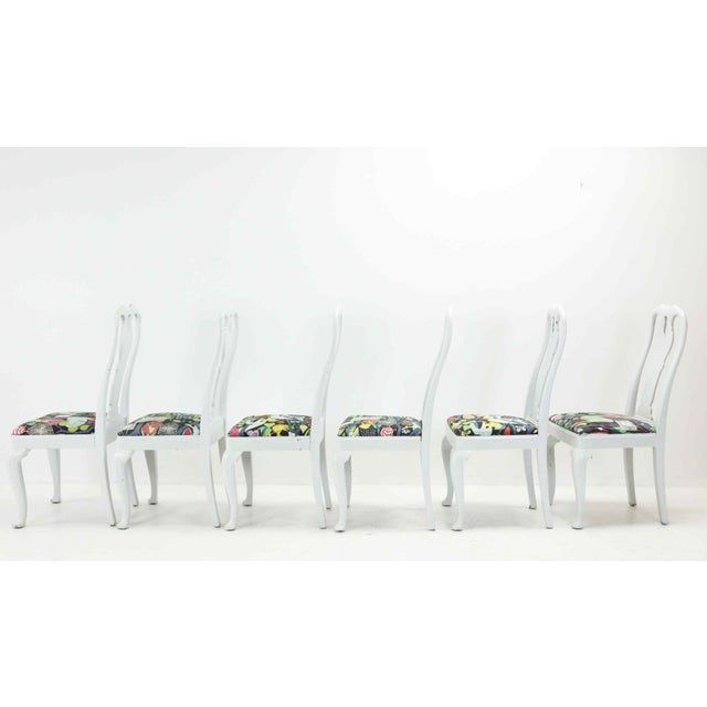Mid 20th Century Set of 6 Swedish Rococo Style Painted Dining Chairs With Stig Lindberg “Melodi” Linen Upholstery For Sale - Image 4 of 8