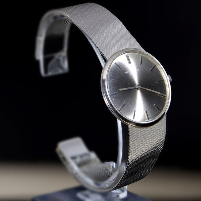 1970s Patek Philippe Calatrava 3468 34mm Gray Dial 18k White Gold Watch For Sale - Image 14 of 14