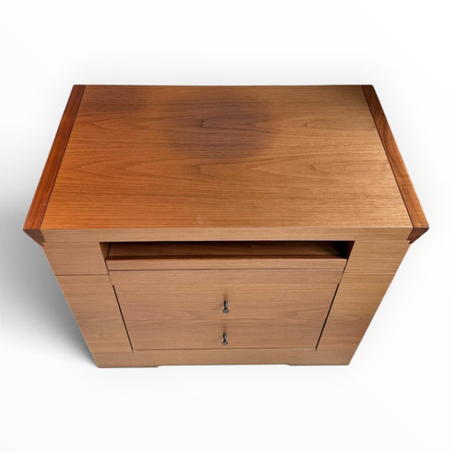 1990s Giorgetti Oli Modern Bedside Tables by Chi Wing Lo- A Pair For Sale - Image 5 of 8