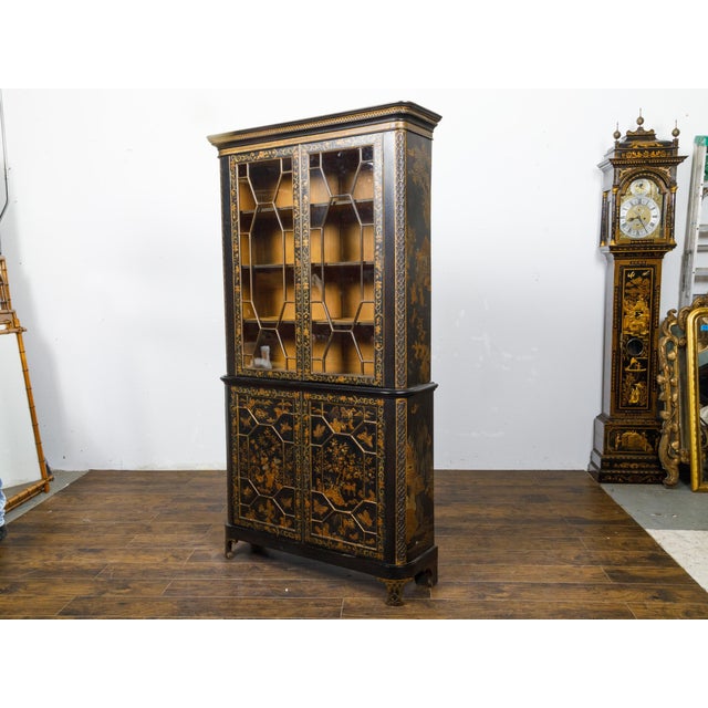 19th Century English Black and Gold Chinoiserie Bookcase with Glass Doors For Sale - Image 11 of 12