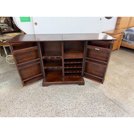 Early 21st Century Howard Miller Lodi II Wine & Bar Console For Sale - Image 5 of 6