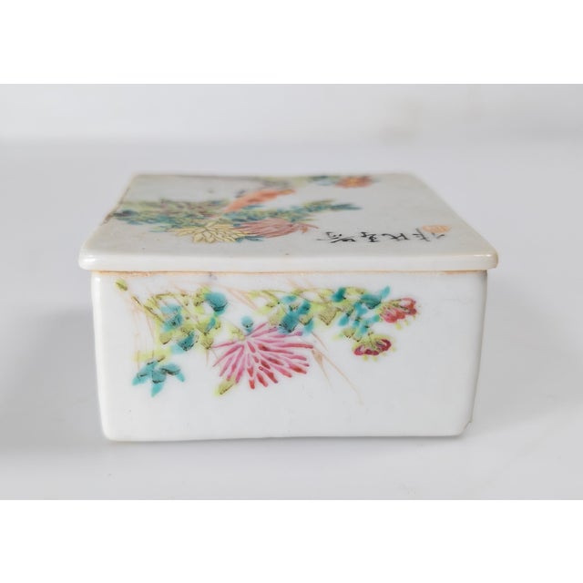 Ceramic Early 20th Century Chinese Republic Period Seal Paste or Cosmetic Box For Sale - Image 7 of 15