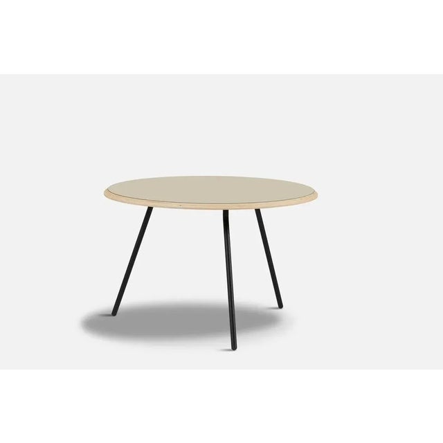 Beige fenix laminate soround coffee table 75 by nur design materials: metal, fenix laminate dimensions: d 75 x w 75 x h 49...