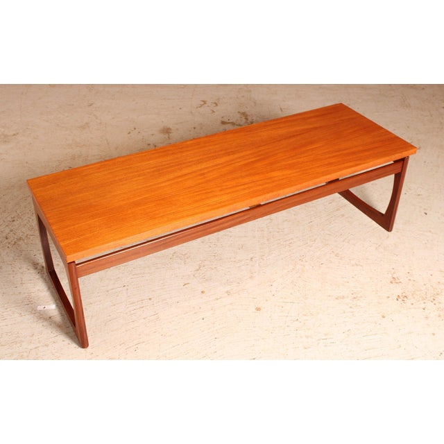 1960s Long Mid-Century Quadrille Coffee Table in Teak from G-Plan, 1960s For Sale - Image 5 of 10