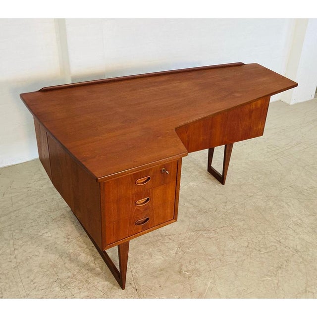 Mid-Century Danish Teak Boomerang Desk from Løvig, 1960s For Sale - Image 3 of 18
