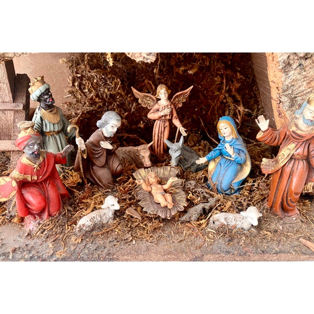 Mid-Century Vintage Musical Nativity Crèche Stable (Plays "Silent Night") For Sale - Image 12 of 14