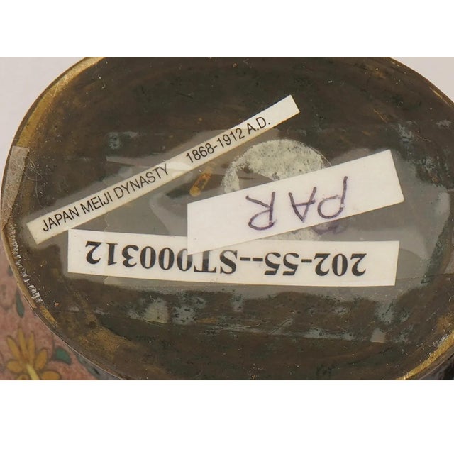 Japanese Pair of Early Meiji Japanese Cloisonne Enamel Jars Attributed Namikawa Yasuyuki For Sale - Image 3 of 10