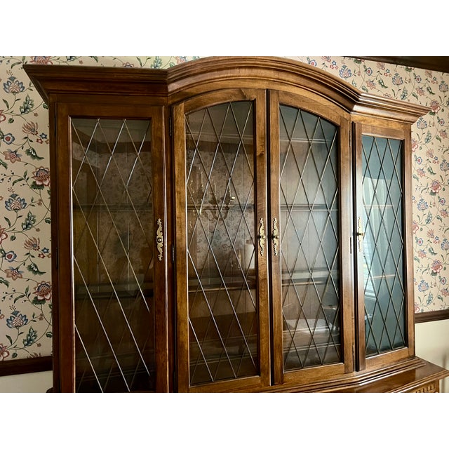 Traditional Ethan Allen China Cabinet Vintage Georgian For Sale - Image 3 of 9