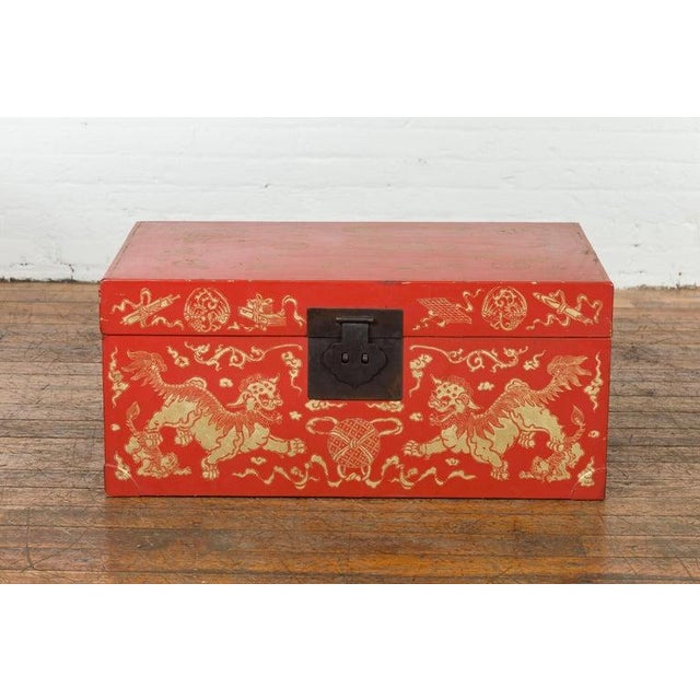 Red Lacquered Chinese Blanket Chest with Gilt Motifs & Guardian Lions For Sale In New York - Image 6 of 12