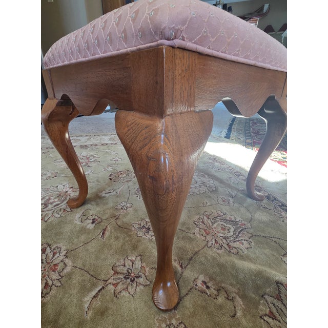 Mid 20th Century Thomasville Queen Ann Style Ottoman / Footstool / Bench For Sale - Image 5 of 12