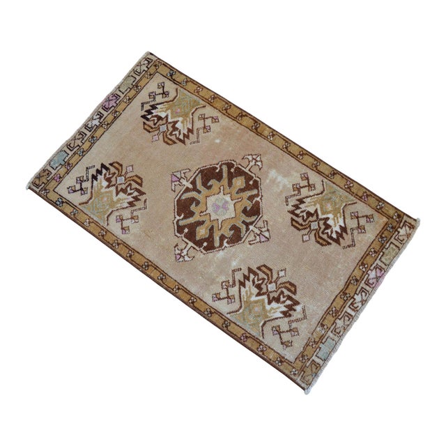 1970s Small Rug, Entryway Rug, Bath Mat, Kitchen Decor, Turkish Rug, Doormat 1'6" X 2'7" For Sale - Image 4 of 11