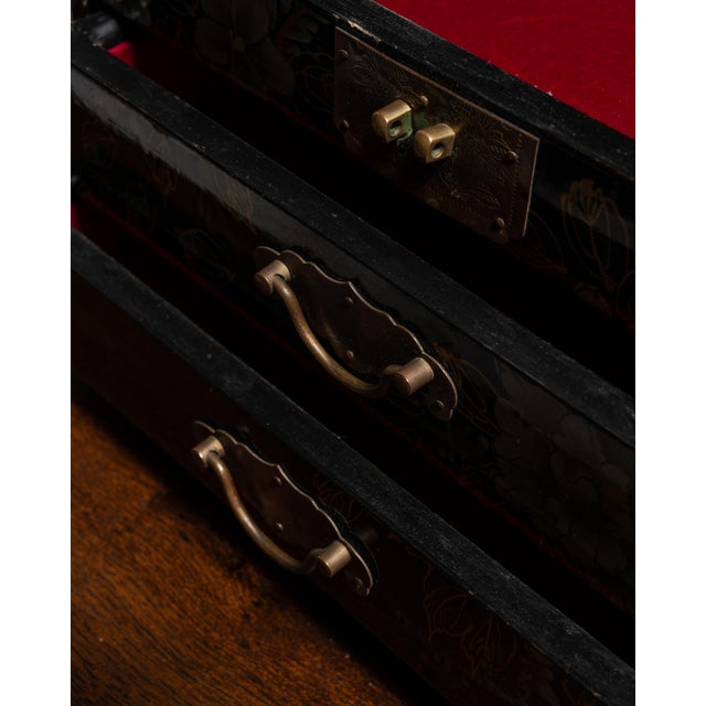 Black 20th Century Chinese Black Lacquered Box with Brass Mounts For Sale - Image 8 of 15