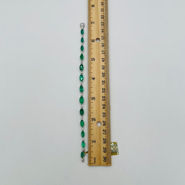 Emerald Marquise and Round Diamond Bracelet in 18k White Gold For Sale In Los Angeles - Image 6 of 6
