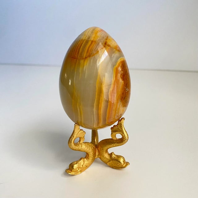 Art Deco Vintage Petite Banded Onyx Agate Egg Brass Dolphin Stand For Sale - Image 3 of 11