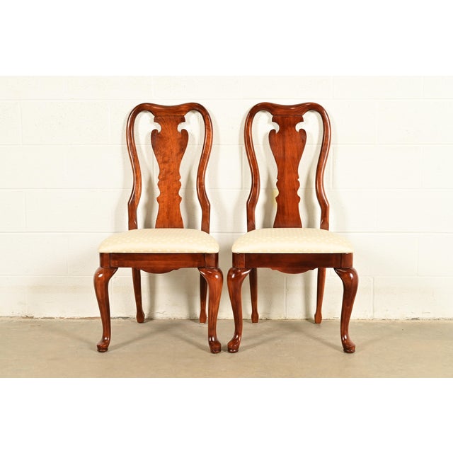 Queen Anne Thomasville Queen Anne Carved Solid Mahogany Side Chairs or Dining Chairs | Pair For Sale - Image 3 of 15