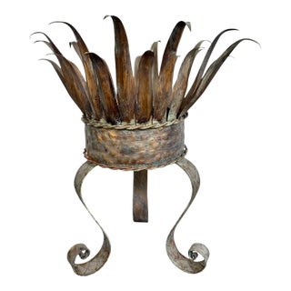 Vintage Mexican Hammered Copper Pineapple Leaf Planter Urn Stand, Palm Beach Style For Sale
