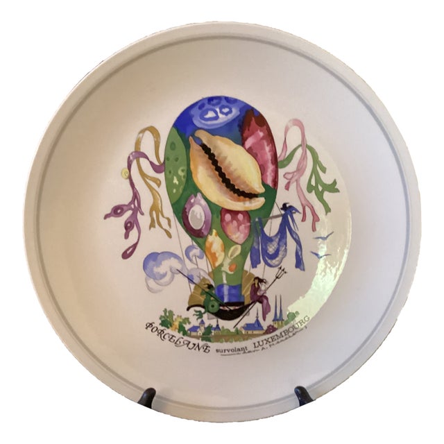 Late 20th Century Villeroy & Boch Collector Plate “Le Ballon" Porcelaine Luxembourg/ Mercier For Sale