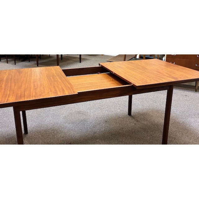 Mid Century Modern Extending Teak Dining Table c.1960 For Sale In San Francisco - Image 6 of 16