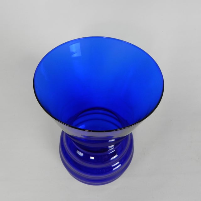 1930s Art Deco Vase with Ribbed Base in Cobalt Blue, 1930s For Sale - Image 5 of 8