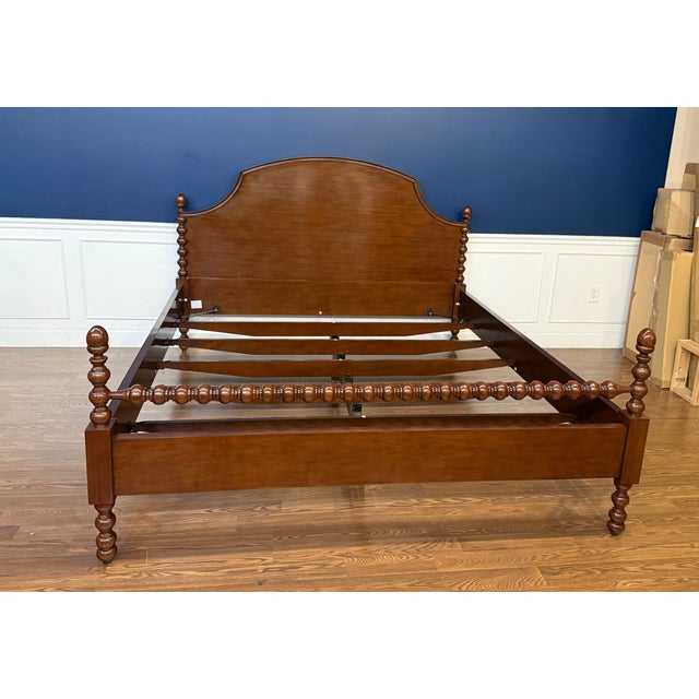 Traditional Classic King Size Mahogany Spindle Post Bed by Leighton Hall - Showroom Sample For Sale - Image 3 of 14