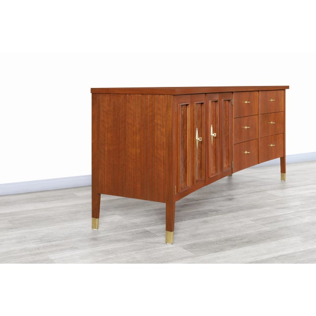 Mid-Century Modern Walnut and Burl Wood Curved Front Credenza, 1950s For Sale In Los Angeles - Image 6 of 12