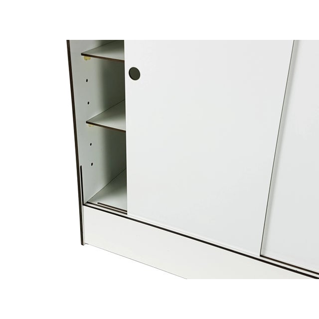 Mid-Century Modern Italian White Laminated Plastic Storage Unit with Shelves and Sliding Doors from La Rinascente, 1960s For Sale - Image 3 of 11