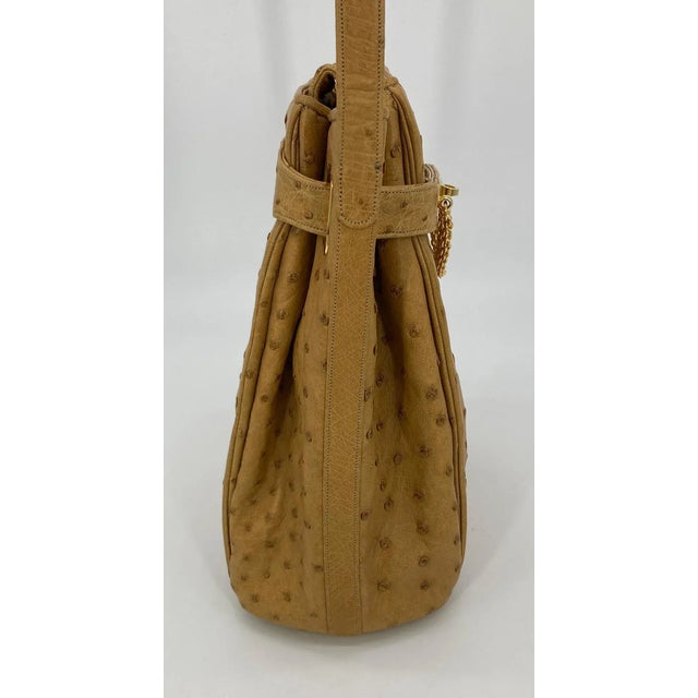 1990s Vintage Judith Leiber Tan Ostrich Kelly Lock Handbag For Sale - Image 5 of 12
