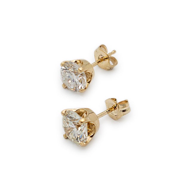 Modern Ladies 14K Yellow Gold 1.80CT Diamond Push Back Stud Earrings For Sale - Image 3 of 8