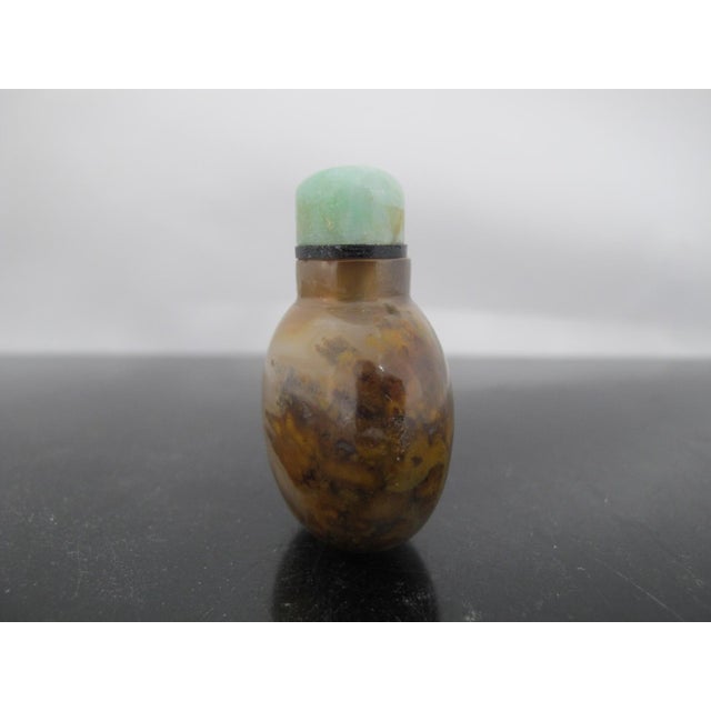 Early 20th Century Antique Chinese Shadow Agate Green Jade Stopper Snuff Bottle For Sale - Image 5 of 9