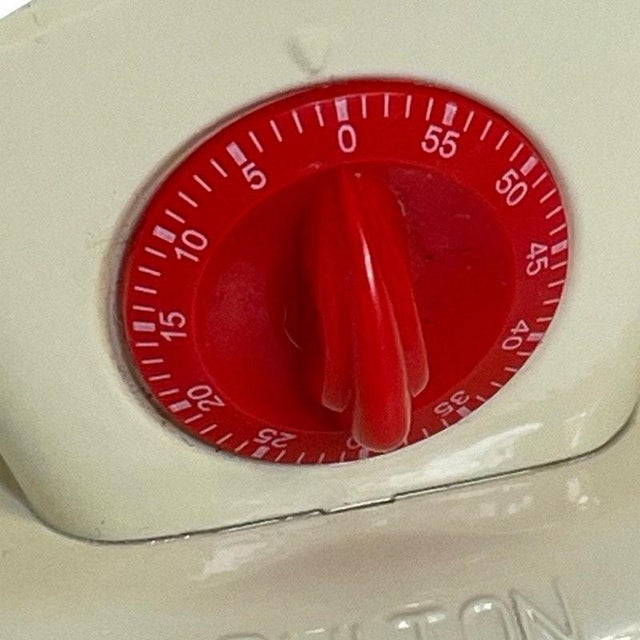 Vintage Industrial Kitchen Scale with Built-In Timer by Yasu Sasamoto for Dulton For Sale - Image 4 of 7