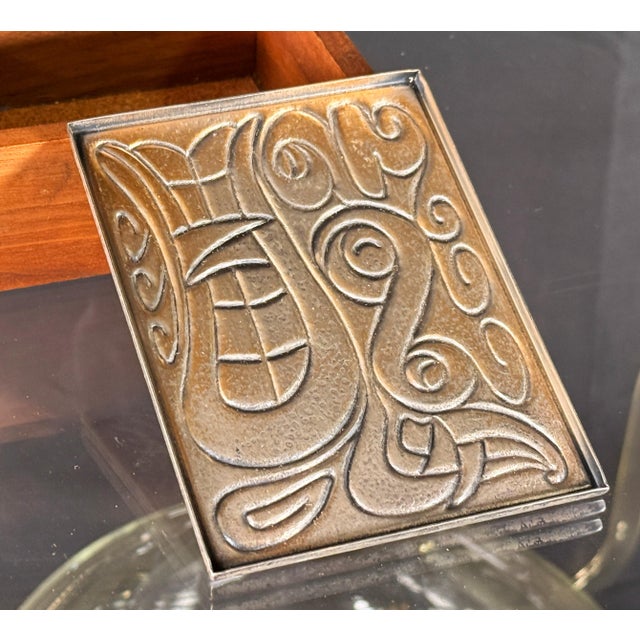 Wood Vintage Napier Silverplate and Teak Lidded Box With Modernist Celtic Scroll Design, 1960s For Sale - Image 7 of 8