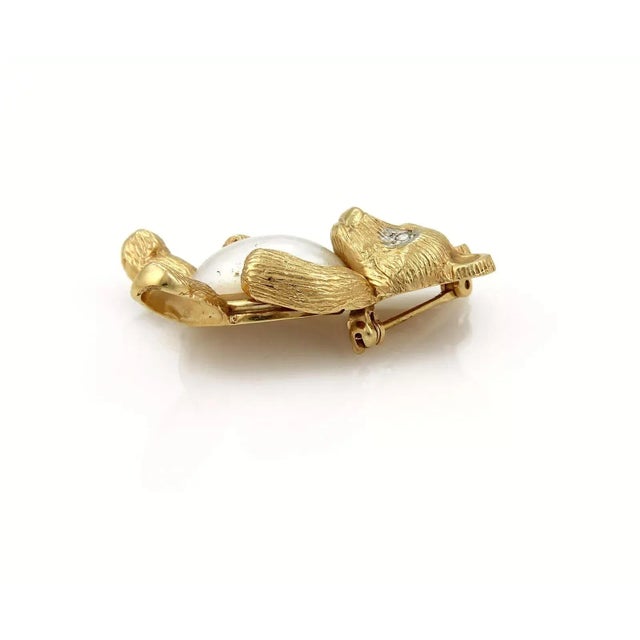 Contemporary Late 20th Century 20391 - Diamond Mabe Pearl 14k Yellow Gold Bear Brooch Pin For Sale - Image 3 of 6