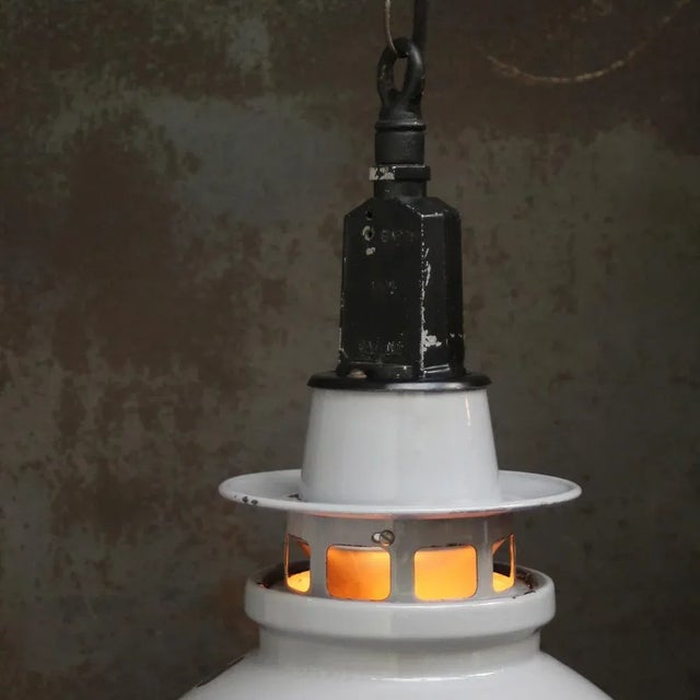 Industrial Vintage Industrial British Grey Enamel Factory Pendant Lamp from Thorlux For Sale - Image 3 of 6
