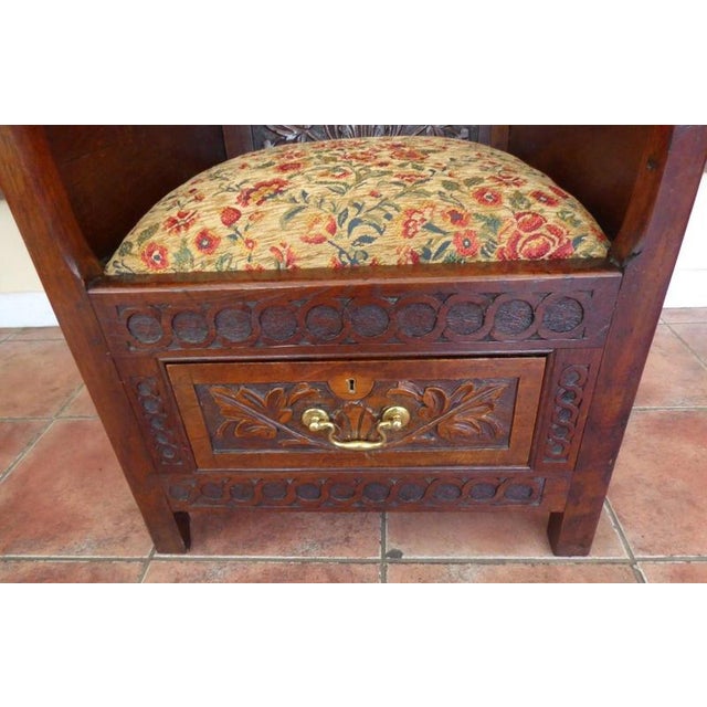 Antique Victorian Gothic Revival Country Oak Hall Chair, 1850 For Sale - Image 4 of 18