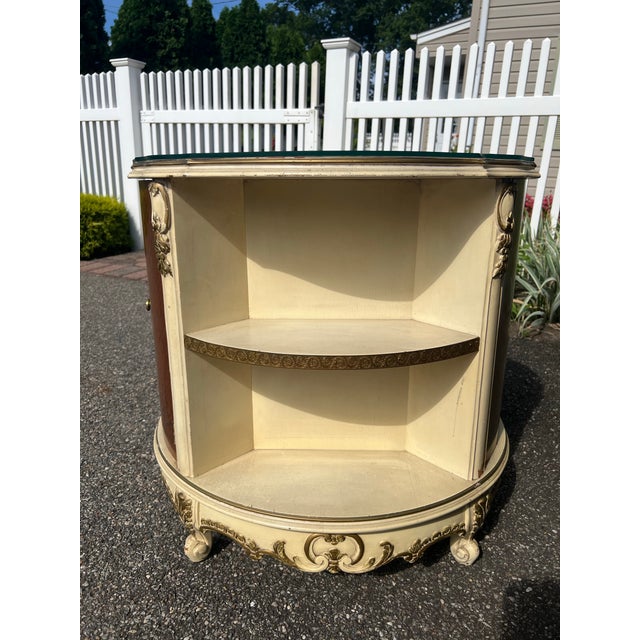 Add a touch of European elegance to your space with this exquisite vintage accent table. Crafted with exceptional detail,...