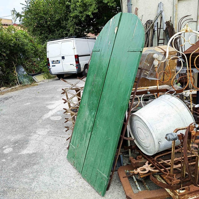 Rounded Double-Leaf Door in Green Painted Fir For Sale - Image 9 of 18