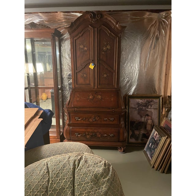 1920s 1920s Traditional Curio Cabinet For Sale - Image 5 of 6