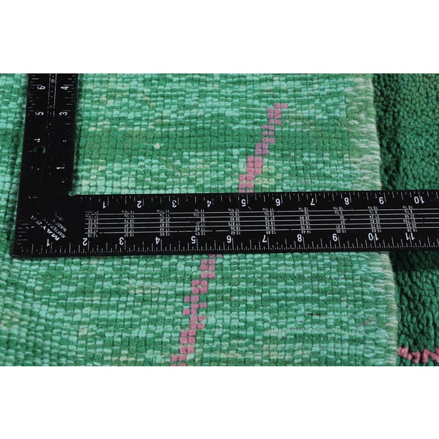 Green Green Beni Mrirt Moroccan Rug, 05'09 X 08'04 For Sale - Image 8 of 11
