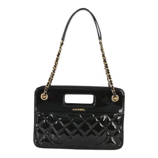 Black Quilted Patent Graphic Catch Small Shopping Bag For Sale