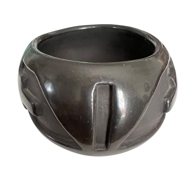 Native American Pottery From the Santa Clara Pueblo, Signed Stella Charavarria For Sale - Image 4 of 15