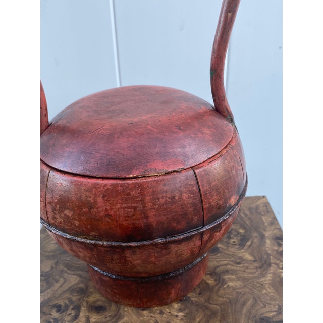 Early 20th Century Antique Chinese Red Lacquered Wooden Wedding Basket With Dragonfly Lid Motif For Sale - Image 5 of 13